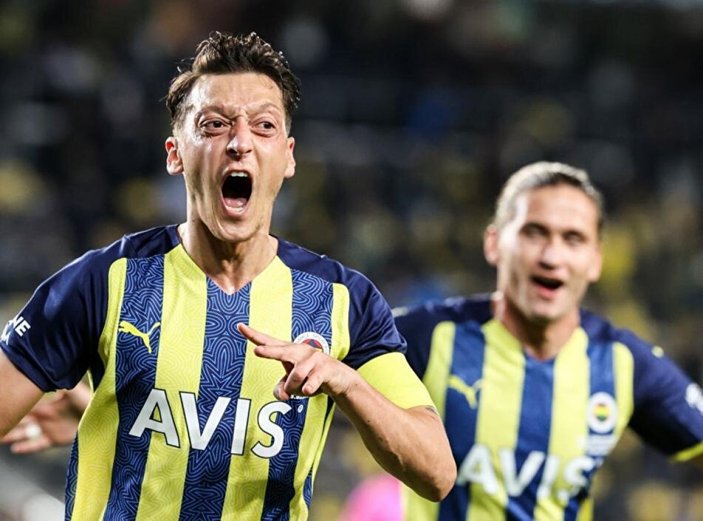 Mesut Özil: Fenerbahçeli olmak çok özel bir duygu