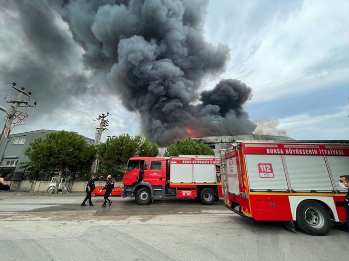 a Bursa'da elyaf fabrikasında yangın