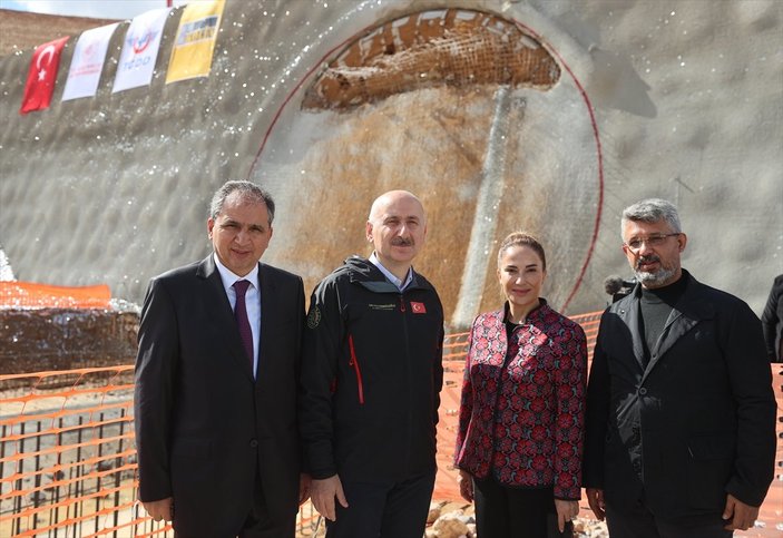 Ankara-İzmir YHT projesindeki Türkiye'nin en geniş TBM tünelinde ışık göründü