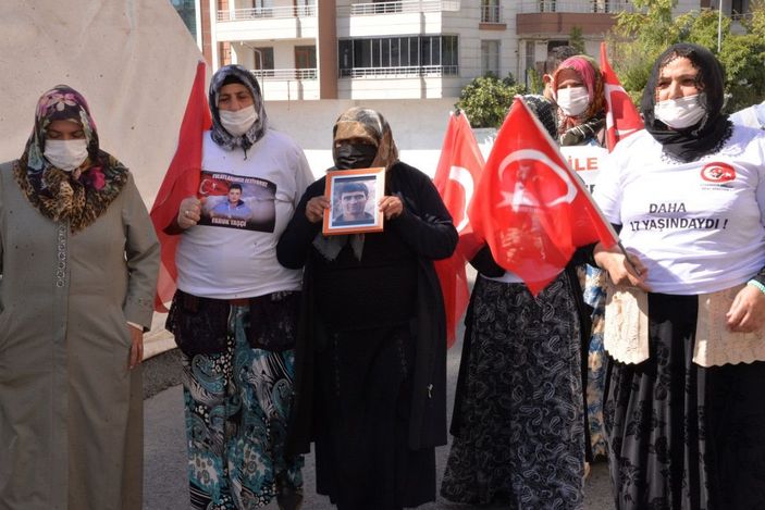 Evlat nöbetindeki ailelerin HDP direnişi