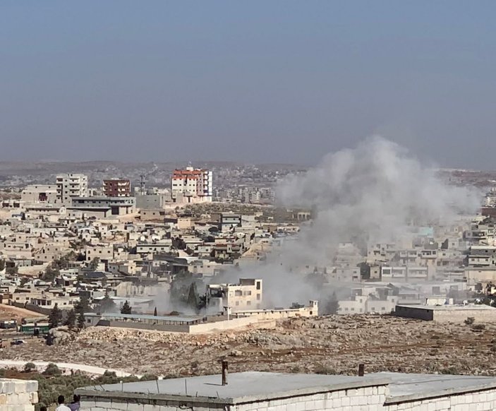 Esad rejimi İdlib'i vurdu: 3 sivil öldü