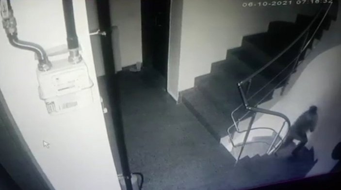 Şişli’de, apartmana giren ayakkabı hırsızı yakalandı