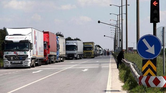 Türk firmaları, nakliye sorunu yaşayan İngiltere ve AB ülkelerine tır şoförü gönderecek