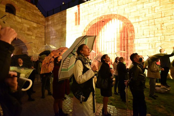 Bursa'da Zindankapı sanata kapılarını açtı