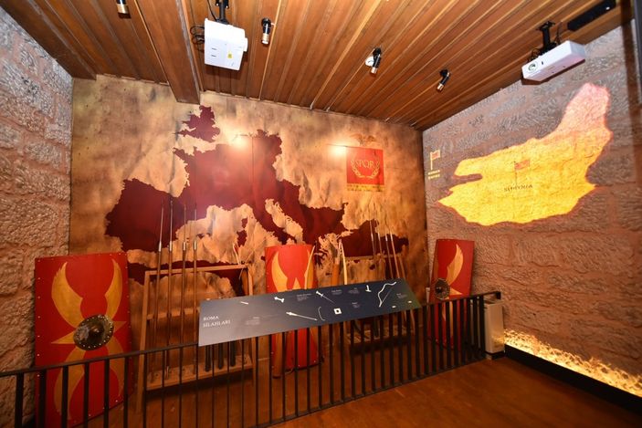 Bursa'da Zindankapı sanata kapılarını açtı