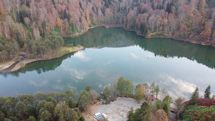 Borçka'nın Karagöl'ünden sonbahar manzaraları