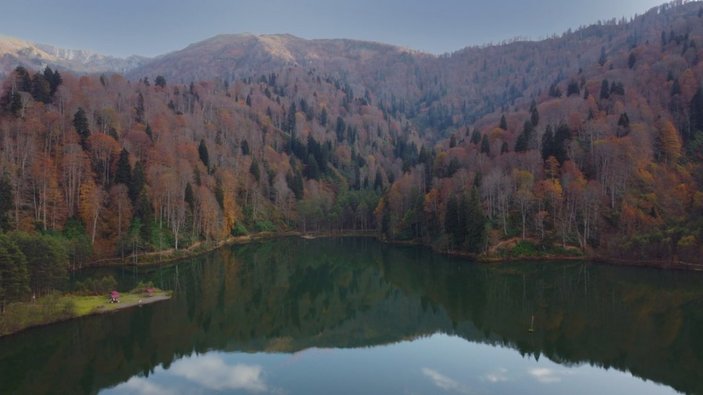 Borçka'nın Karagöl'ünden sonbahar manzaraları