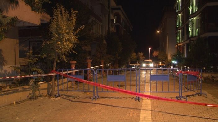 Avcılar'daki apartmanın balkonu çöktü