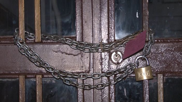 Avcılar'daki apartmanın balkonu çöktü