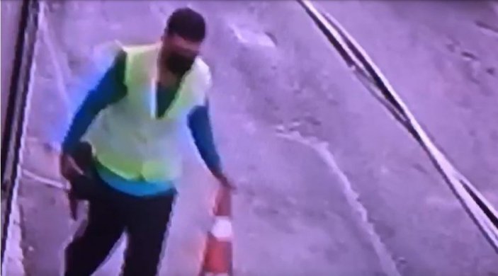 İzmir’de işçi yeleği giyen hırsızlar, fiber kabloları çaldı