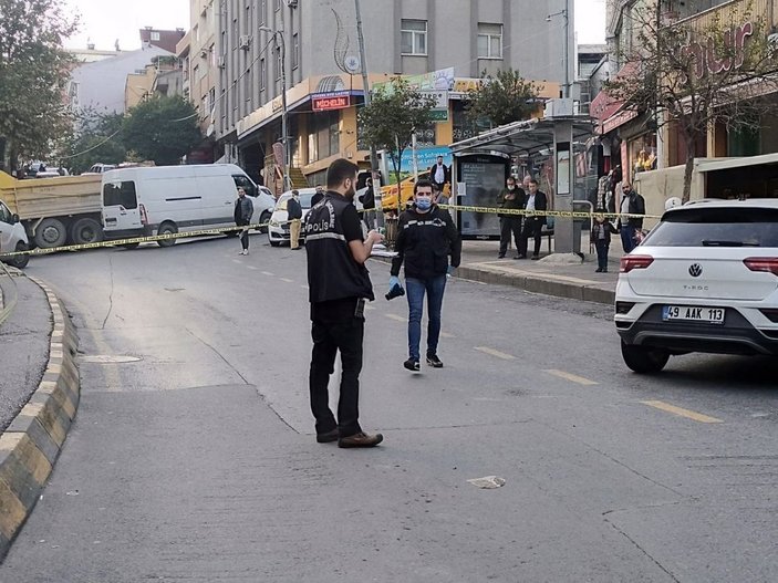 İstanbul'da eski ortaklar arasındaki silahlı kavga kamerada