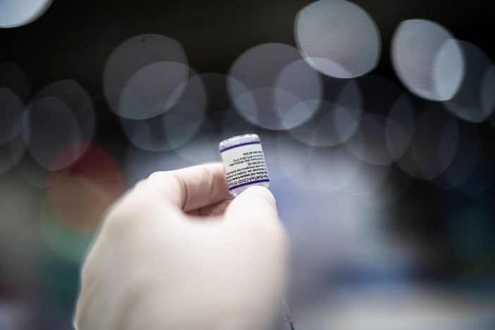 r Pfizer-BioNTech aşısının 5-11 yaş için kullanımı inceleniyor