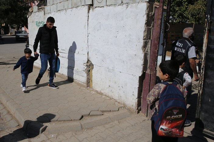 Mardin’de protez bacağına kavuşan Muhammed, okula başladı
