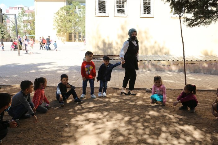Mardin’de protez bacağına kavuşan Muhammed, okula başladı