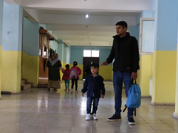 Mardin’de protez bacağına kavuşan Muhammed, okula başladı