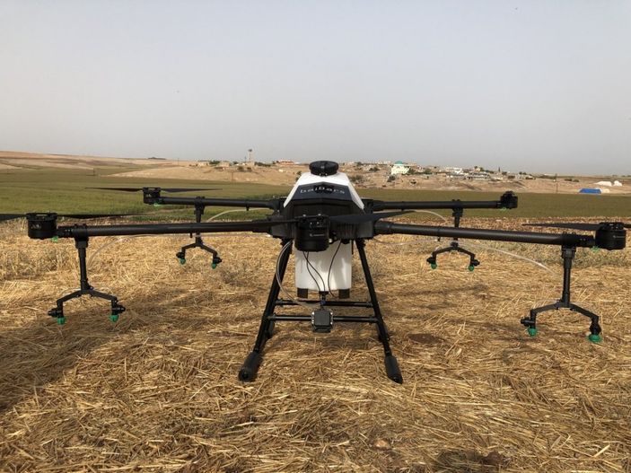 i Mardin’de tarlalar drone ile ilaçlanmaya başladı
