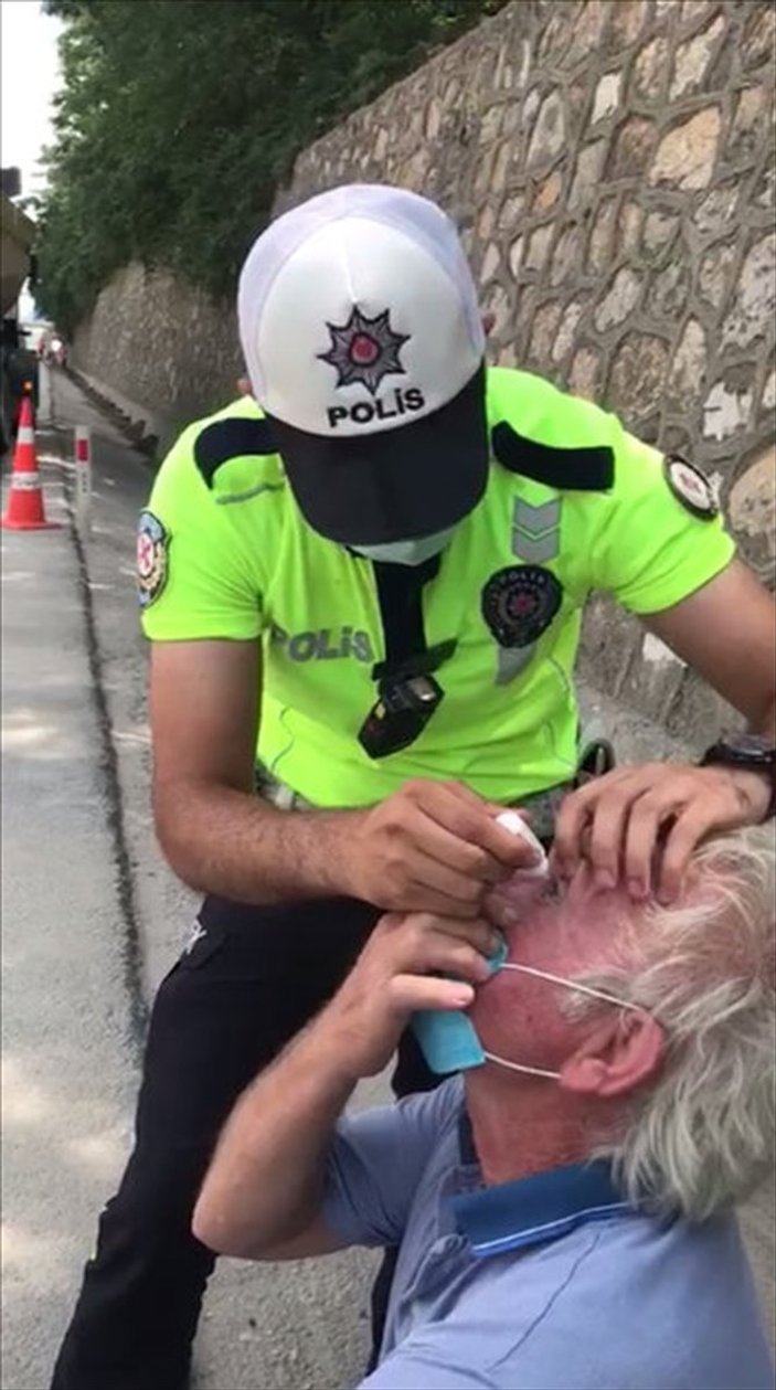 Sakarya'da gözünden rahatsızlanan şoföre polis yardımı