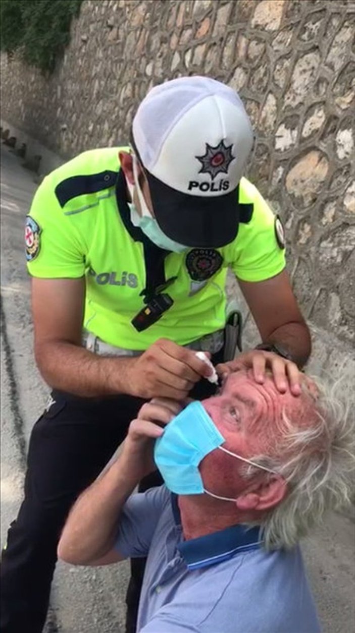 Sakarya'da gözünden rahatsızlanan şoföre polis yardımı