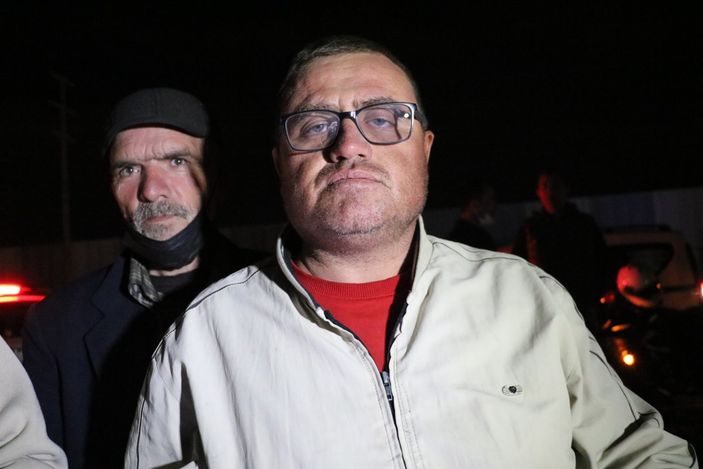 d Afyonkarahisar'da direksiyon hakimiyetini kaybeden tır, elektrik direğini devirdi