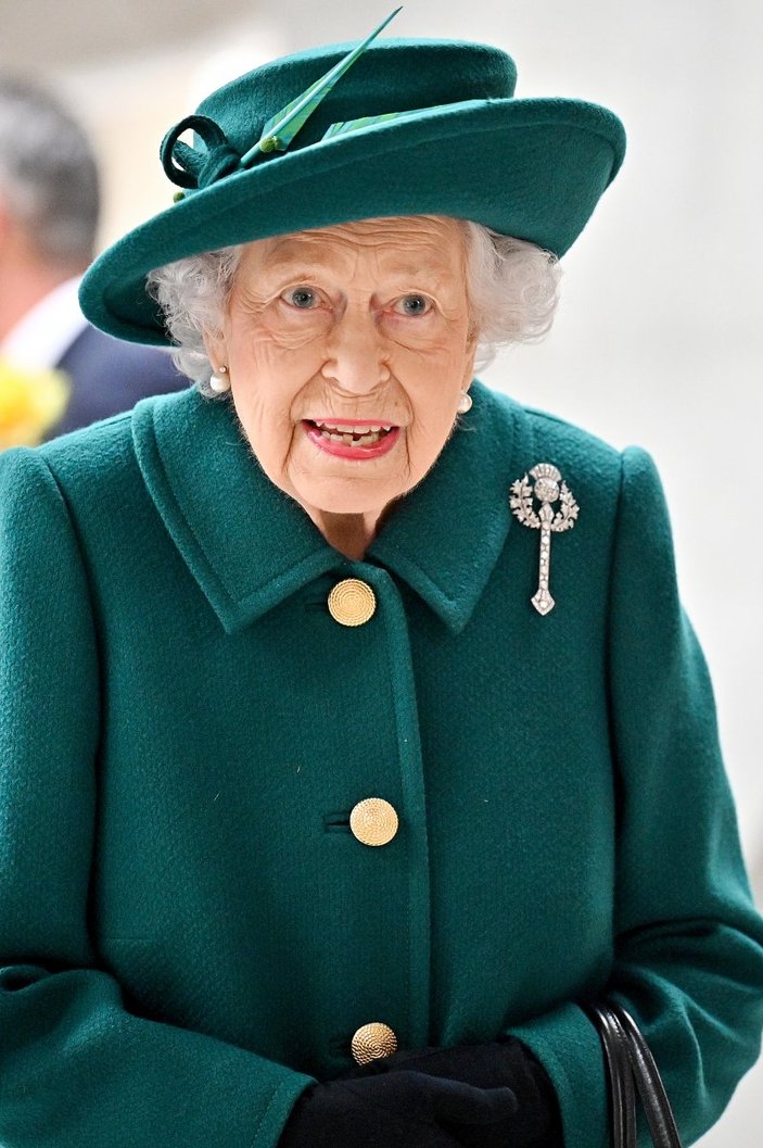 Kraliçe Elizabeth 'yılın yaşlısı' ödülünü reddetti