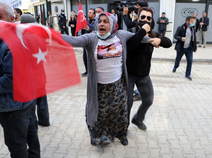 Van’da HDP’liler, ailelerin sesini müzikle bastırmaya çalıştı