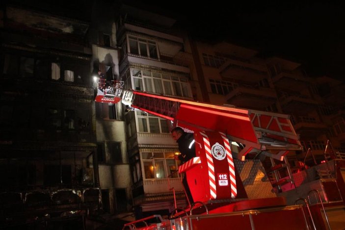 Erzurum'da 5 katlı binada yangın