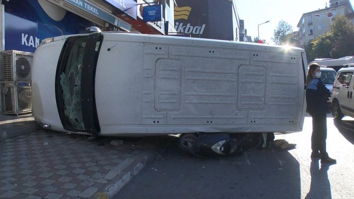 Esenyurt’ta 3 kişinin ezilmekten son anda kurtulduğu kaza