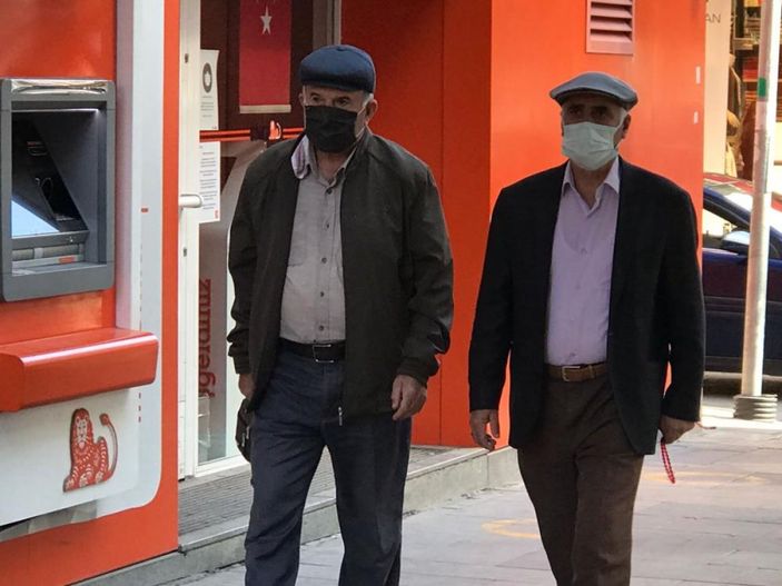 Elazığ’da vaka sayıları aşıyla birlikte düşüşe geçti