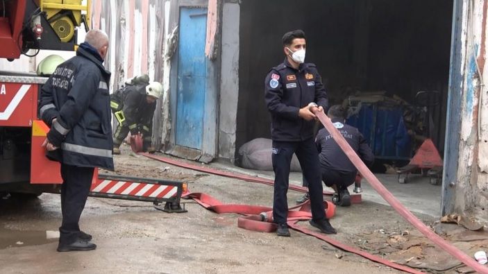 Bursa'da tekstil fabrikası alevlere teslim oldu