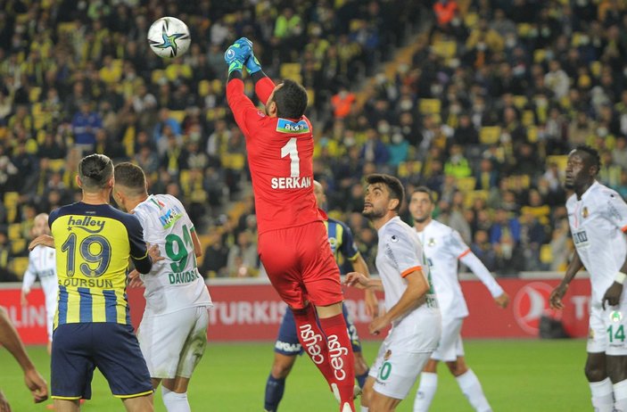 Fenerbahçe evinde Alanyaspor'a mağlup oldu