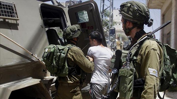 İsrail, ikisi çocuk 13 Filistinliyi gözaltına aldı