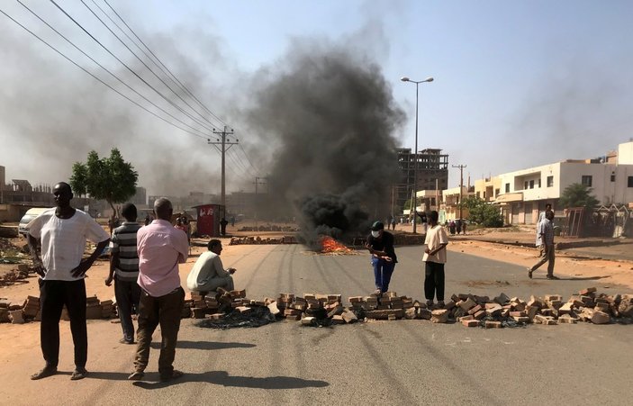 AB, Sudan Başbakanı Hamduk'un gözaltına alınmasını kınadı