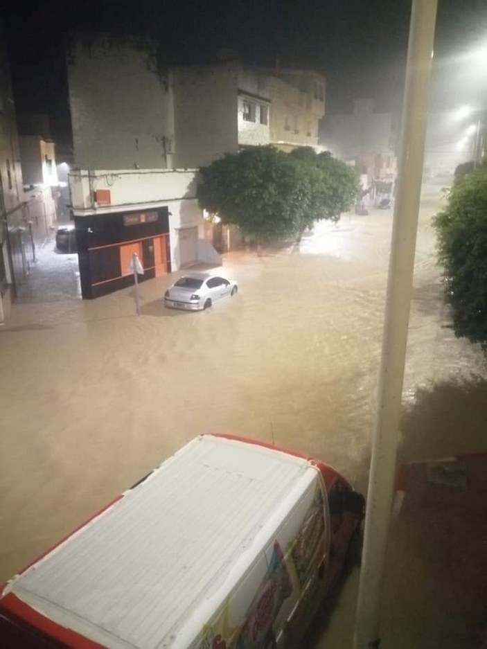 Tunus'taki sel felaketi 3 canı aldı