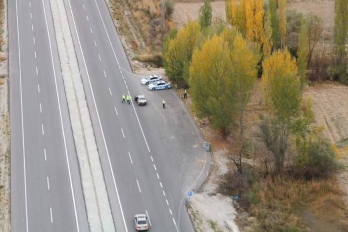 Konya'da trafik kurallarına uymayan sürücüler helikopter ile denetlendi