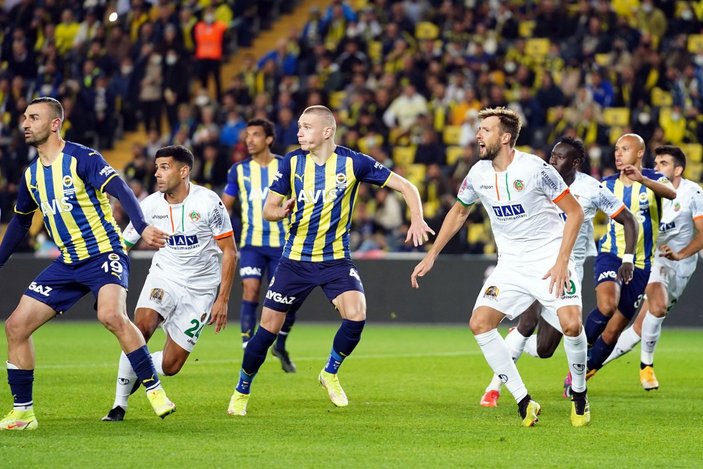 Fenerbahçe'de savunma alarm veriyor