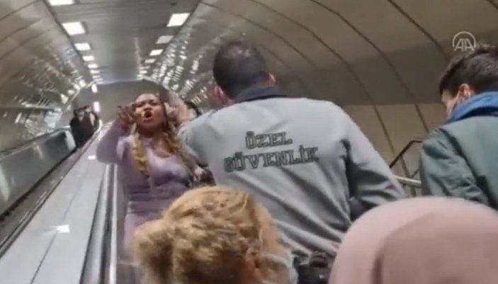 İstanbul’da yabancı uyruklu yolcu ve arkadaşı metrodan indirildi
