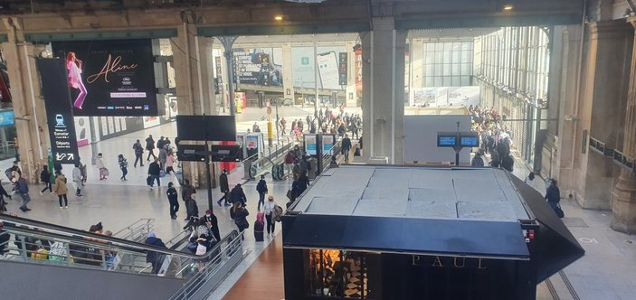 Paris'teki Gare du Nord Tren İstasyonu'nda bomba ihbarı