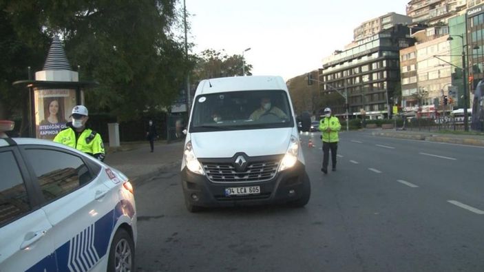 Beyoğlu'nda okul servisleri ve sürücüler denetlendi