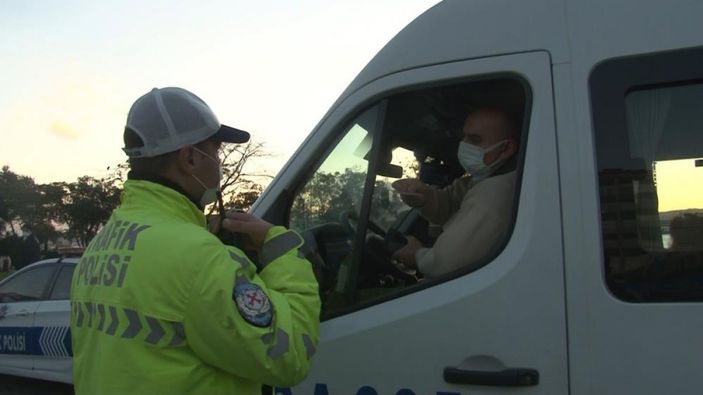 Beyoğlu'nda okul servisleri ve sürücüler denetlendi