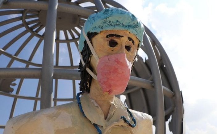 Denizli'de tartışılan heykeller kaldırıldı
