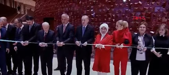 Atatürk Kültür Merkezi hizmete açıldı