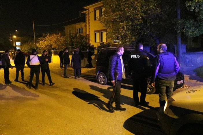 Erzincan'da balkondan rastgele ateş açan alkollü  kişiye operasyon