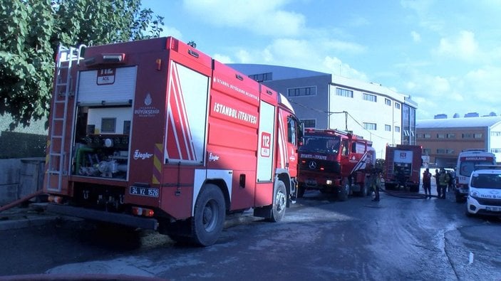 Esenyurt'ta fabrikada yangın 1 işçi hayatını kaybetti
