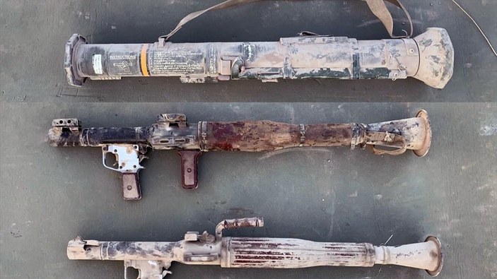 Avaşin'de 4 terörist silahlarını bırakarak teslim oldu