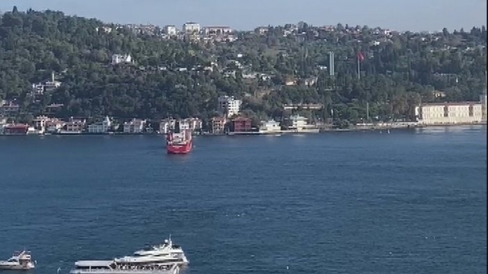 İstanbul Boğazı'nda kargo gemisi sürüklendi