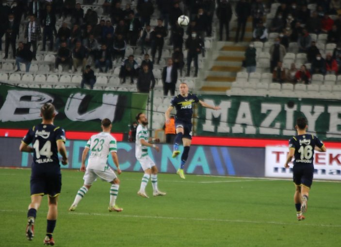 Konyaspor, Fenerbahçe'yi 2 golle geçti