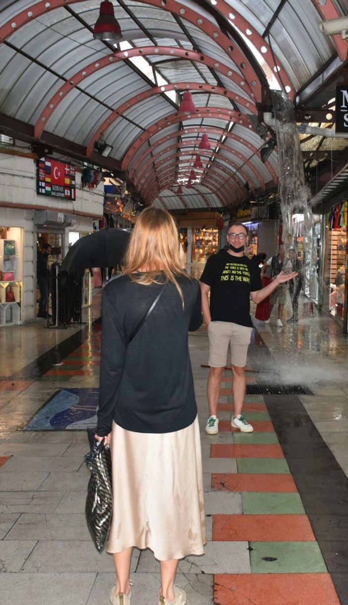 d Marmaris'te sağanak yağış etkili oldu