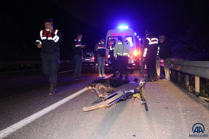Kütahya'da otomobilin çarptığı bisikletin sürücüsü öldü