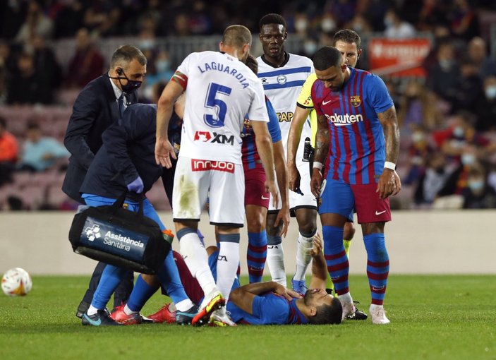 Barcelona'da maçta nefesi kesilen Agüero korkuttu