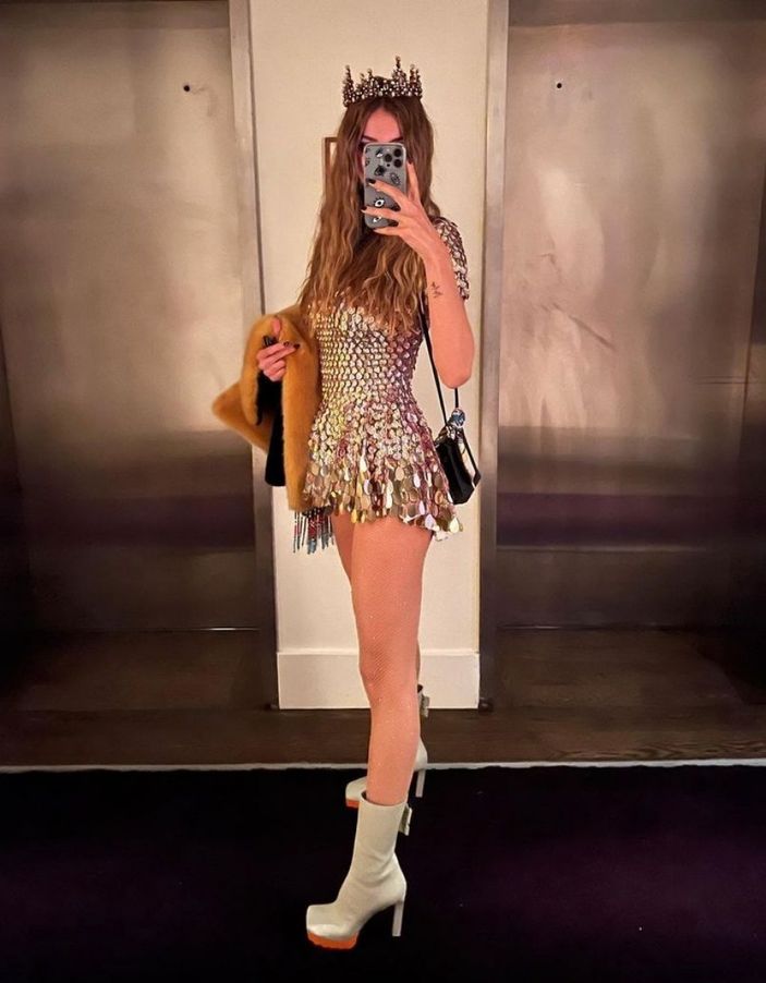 Şeyma Subaşı cesaretini konuşturdu! Üstsüz paylaşımıyla olay yarattı